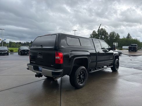 Used 2017 GMC Sierra 2500 SLE w/ HD SLE Preferred Plus Package AWD/4WD image 5