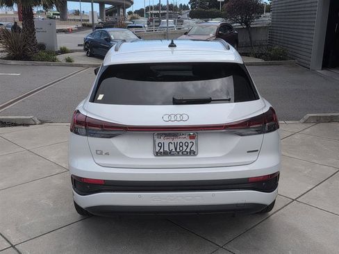 Used 2024 Audi Q4 e-tron Premium image 6