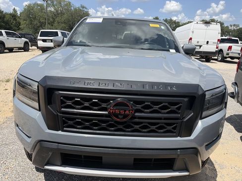 Used 2023 Nissan Frontier PRO-4X w/ Pro-4X Premium Package AWD/4WD image 3