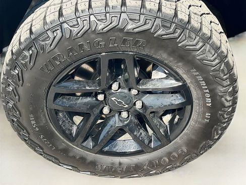 Used 2024 Chevrolet Silverado 1500 Custom Trail Boss AWD/4WD image 29