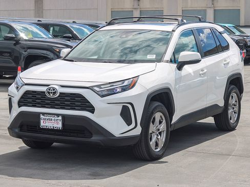 Certified 2023 Toyota RAV4 XLE w/ Convenience Package image 3