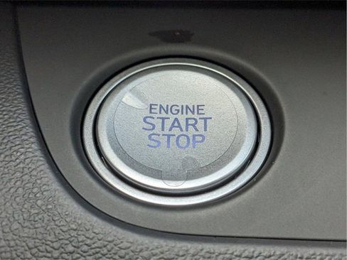 Used 2025 Hyundai Elantra Sport image 34
