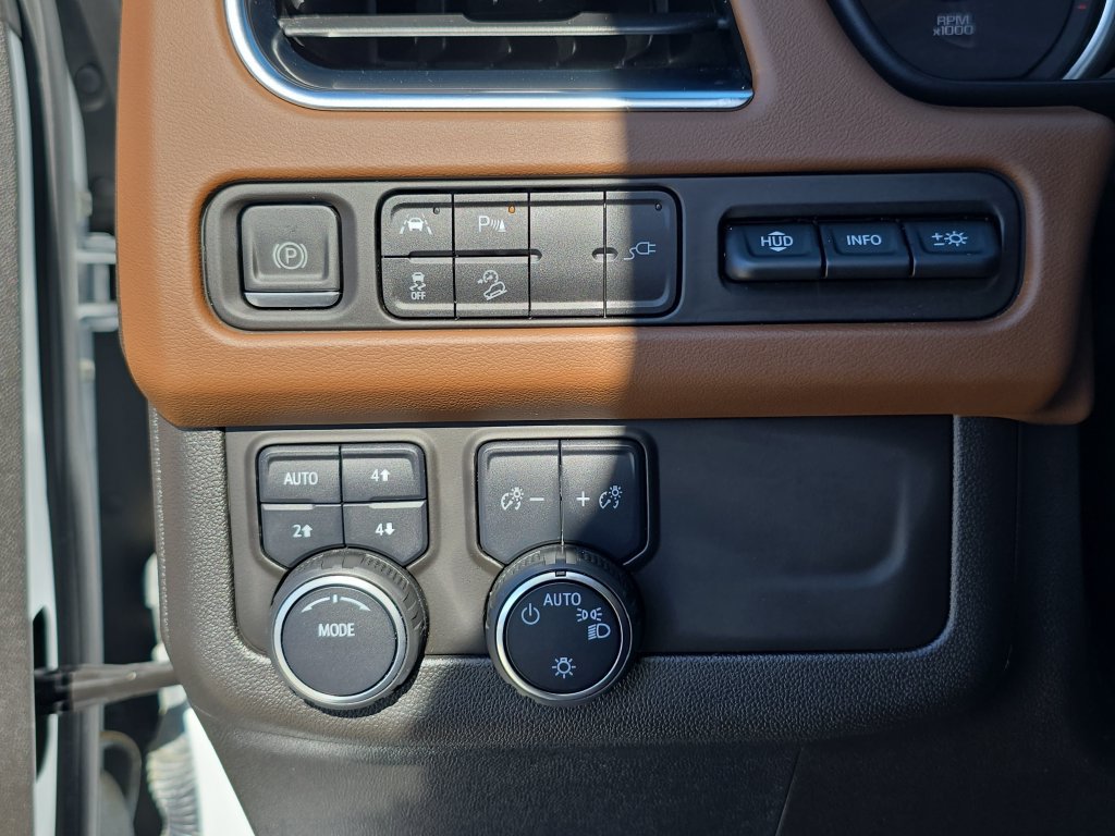 Used 2021 Chevrolet Tahoe High Country AWD/4WD image 31