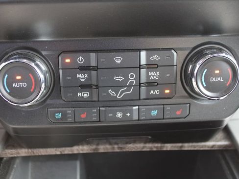 Used 2019 Ford F350 Lariat w/ Lariat Value Package AWD/4WD image 46