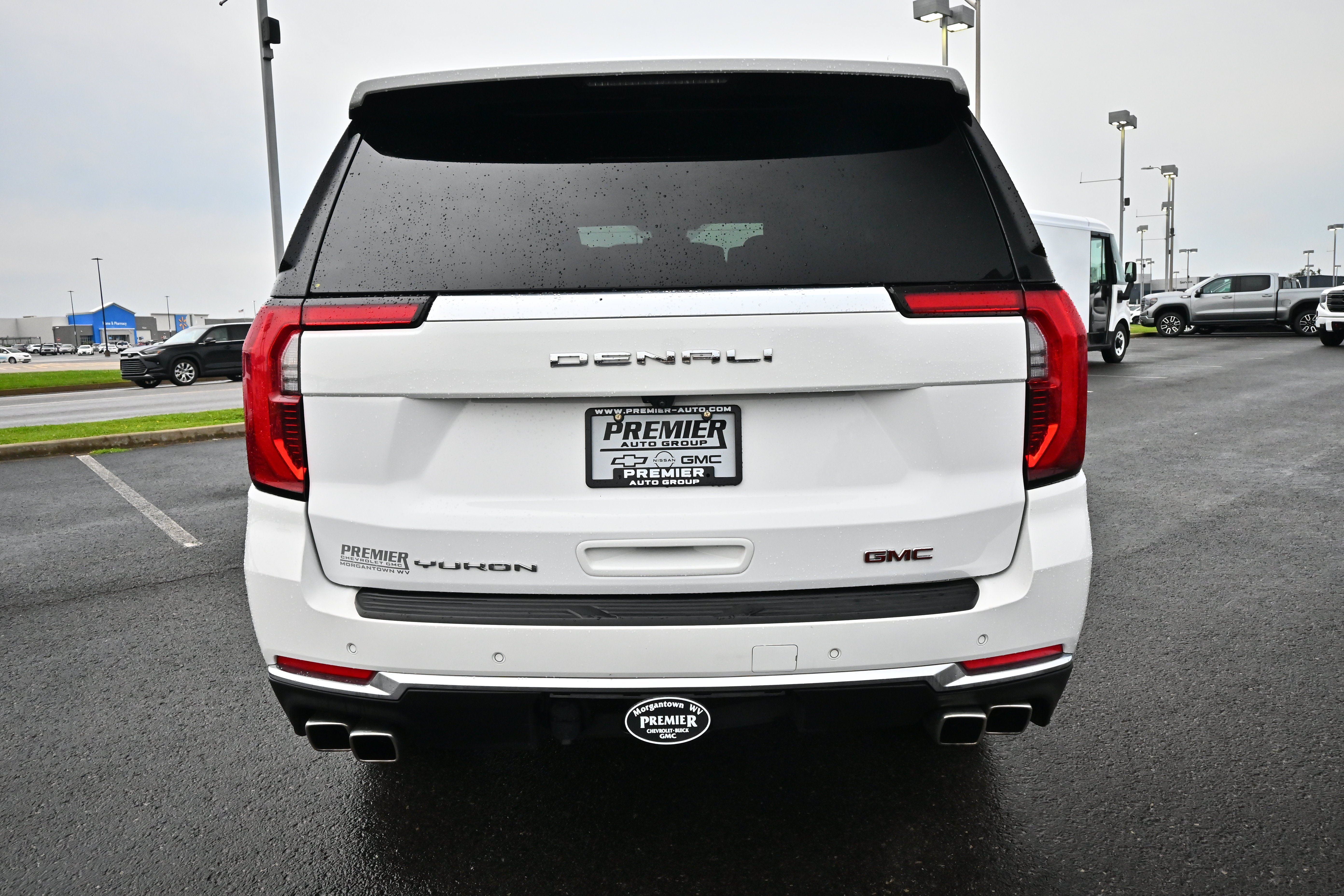 Used 2025 GMC Yukon Denali AWD/4WD image 7