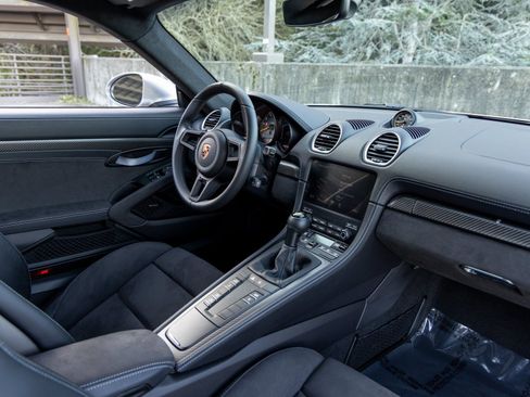 Used 2025 Porsche 718 Cayman GT4 RS image 55