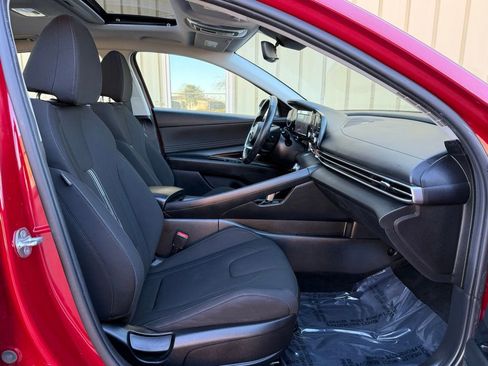 Used 2021 Hyundai Elantra SEL w/ Convenience + Premium Package image 22