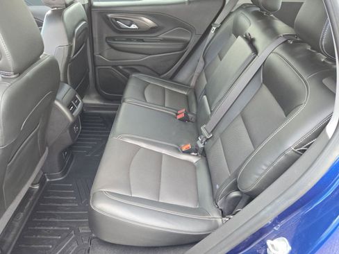 Used 2022 GMC Terrain SLT w/ Infotainment Package II image 11