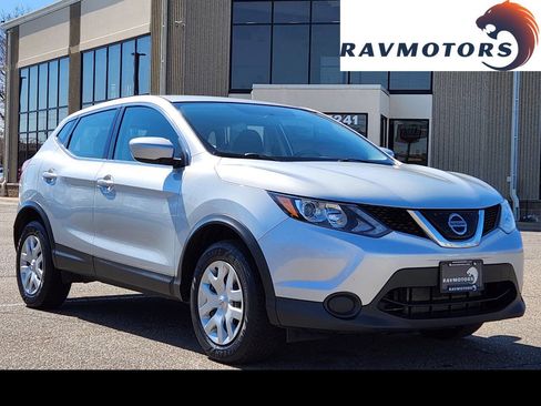 Used 2019 Nissan Rogue Sport S image 2