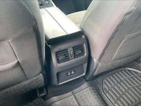 Used 2022 Nissan Rogue SV FWD image 35
