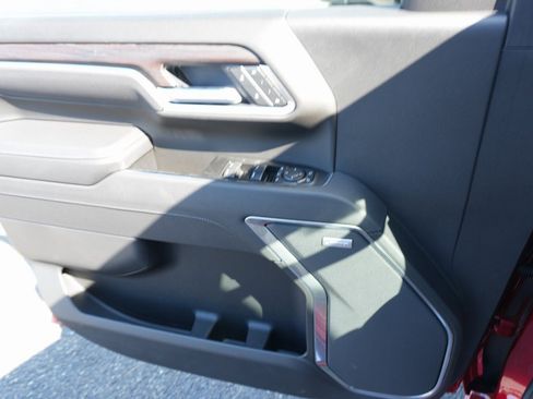 New 2025 GMC Sierra 2500 SLT w/ SLT Premium Package image 23