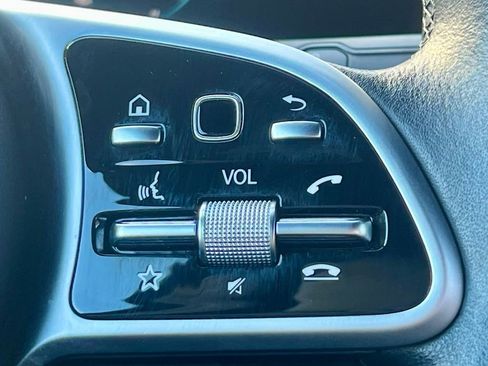 Certified 2021 Mercedes-Benz GLB 250 4MATIC image 40