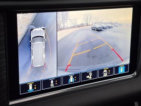 Used 2021 GMC Yukon Denali w/ Denali Ultimate Package image 14