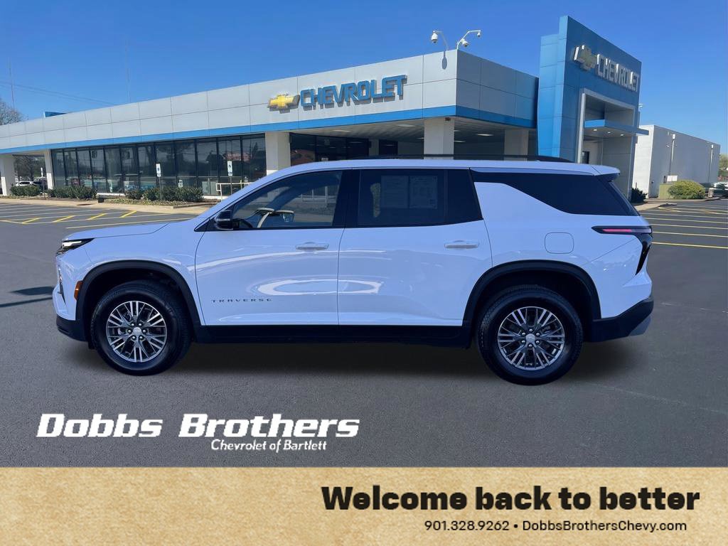 Used 2026 Chevrolet Traverse LT FWD image 4