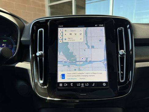 Used 2023 Volvo C40 P8 Recharge Ultimate image 21