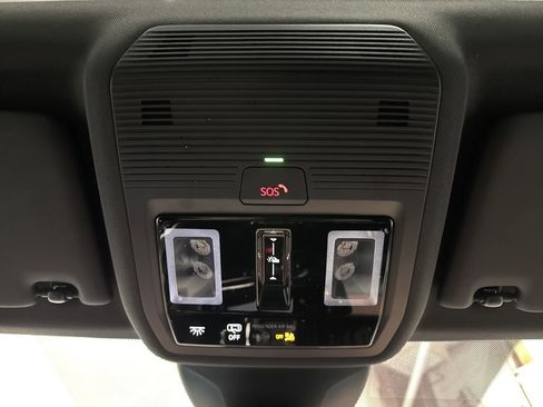 Used 2021 Volkswagen ID.4 Pro S w/ Gradient Package image 27