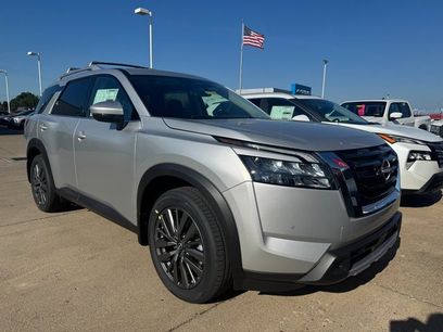 New 2025 Nissan Pathfinder SL