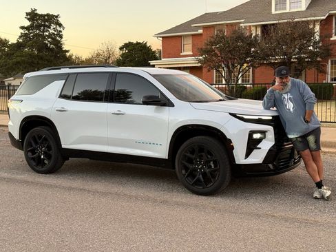 New 2026 Chevrolet Traverse RS FWD image 2