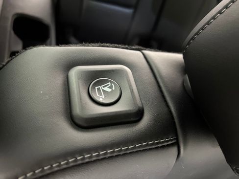 Used 2025 Kia Telluride S image 20