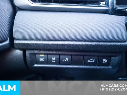 Used 2025 Toyota Camry LE image 33