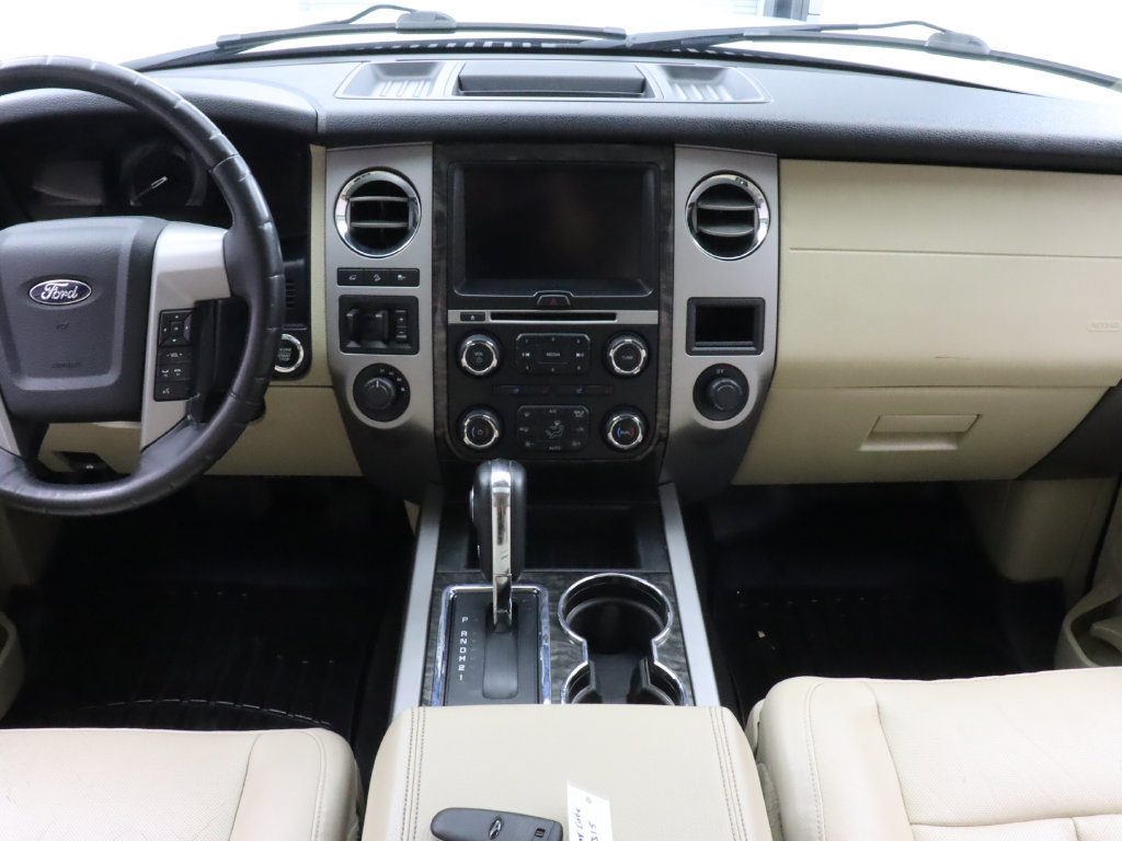 Used 2015 Ford Expedition Limited w/ Equipment Group 301A AWD/4WD image 18