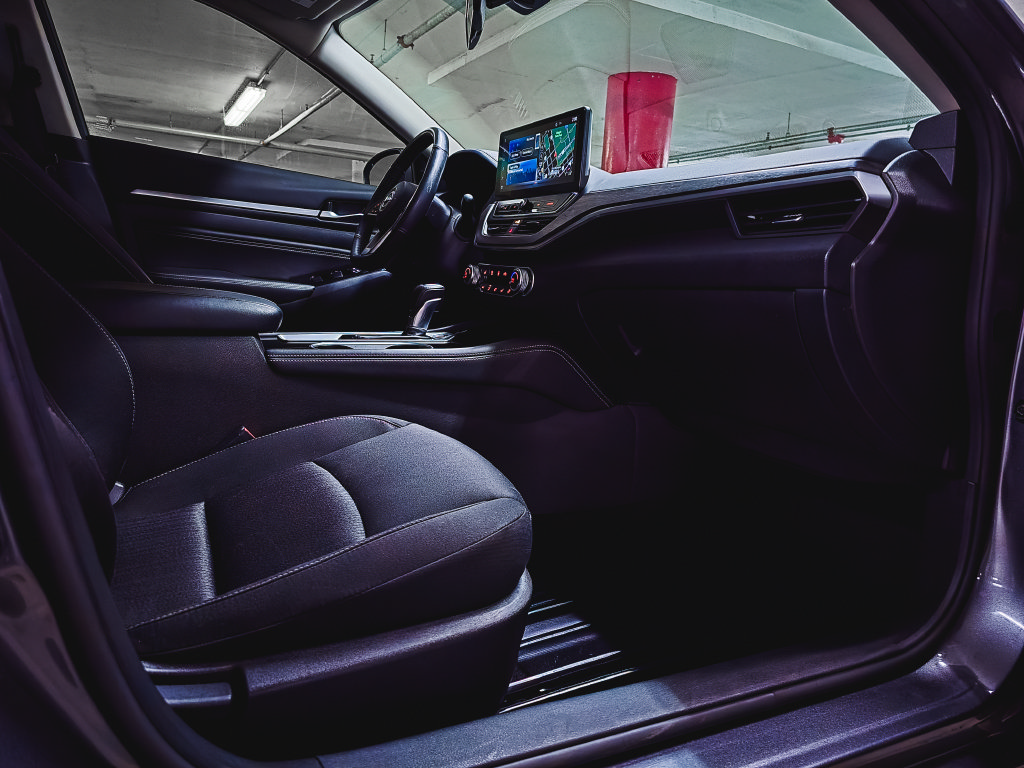 Used 2023 Nissan Altima 2.5 SV w/ SV Premium Package FWD image 36