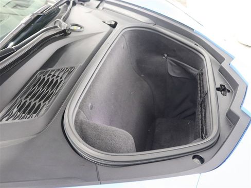 Used 2021 Chevrolet Corvette Stingray Premium Cpe w/ Z51 Performance Package RWD image 28