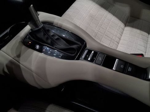 Used 2023 Honda HR-V LX image 31