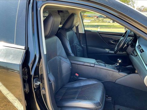 Used 2020 Lexus ES 350 w/ Luxury Package image 13