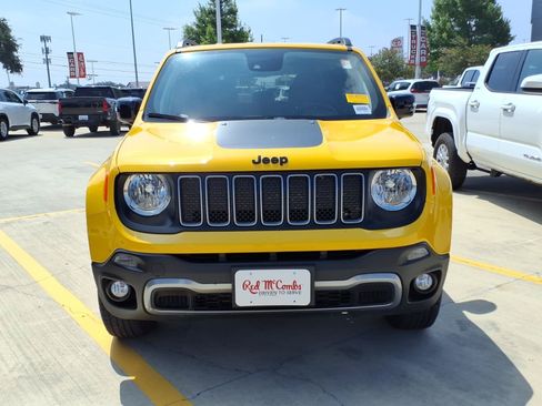 Used 2023 Jeep Renegade Latitude AWD/4WD image 2