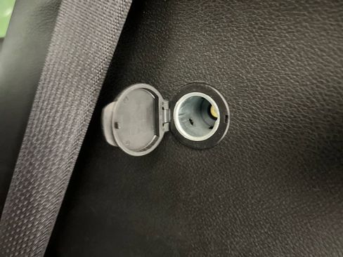 Used 2025 Chrysler Pacifica Select FWD image 41