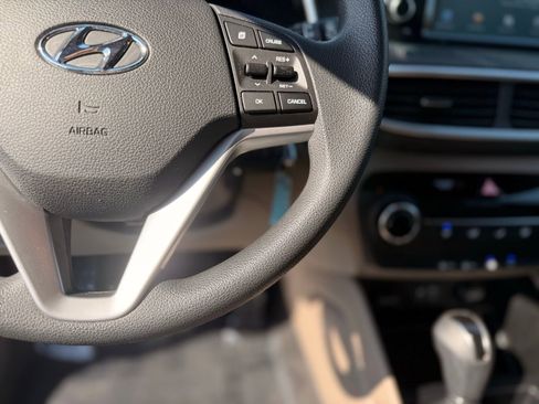 Used 2019 Hyundai Tucson SE image 18