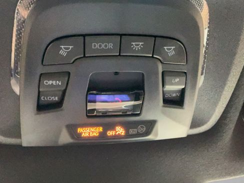 Used 2024 Toyota Corolla Cross AWD Hybrid w/ Convenience Package image 18