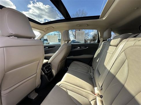 Certified 2022 Lincoln Nautilus Reserve image 18