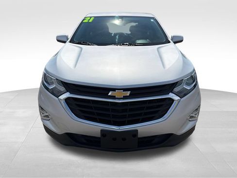Used 2021 Chevrolet Equinox LT FWD image 2