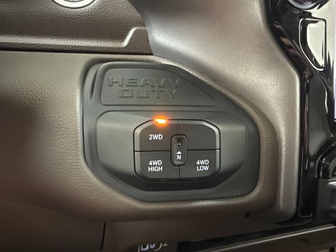 Used 2026 RAM 3500 Laramie w/ Towing Technology Group AWD/4WD image 28