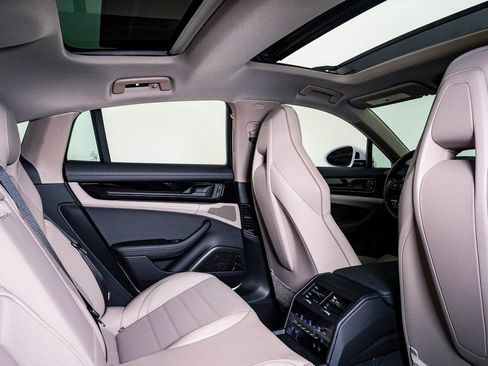 New 2026 Porsche Panamera 4 image 16