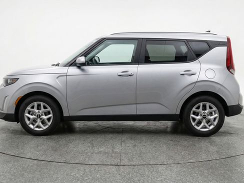 Used 2025 Kia Soul LX w/ LX Technology Package image 5