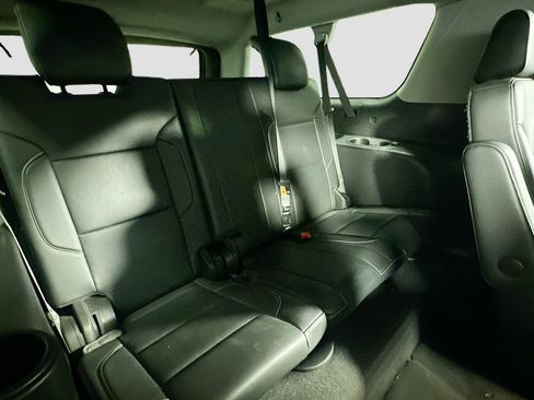 Used 2020 Chevrolet Suburban LT image 28