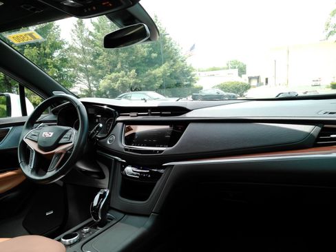 Certified 2024 Cadillac XT5 Premium Luxury AWD/4WD image 15