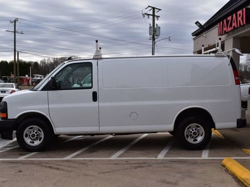 Used 2018 GMC Savana 2500 w/ Communications Package RWD image 5