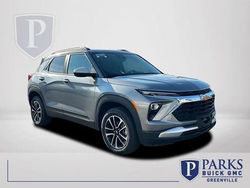 Used 2025 Chevrolet TrailBlazer LT AWD/4WD image 1