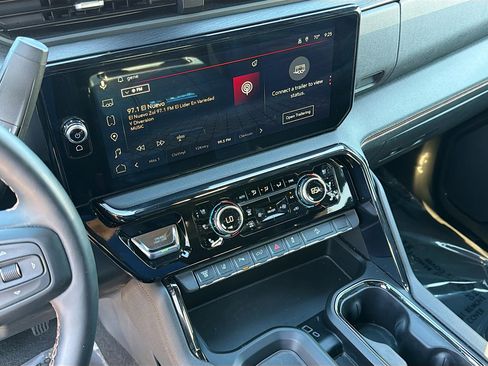 Used 2024 GMC Sierra 2500 AT4 w/ AT4 Premium Plus Package image 27