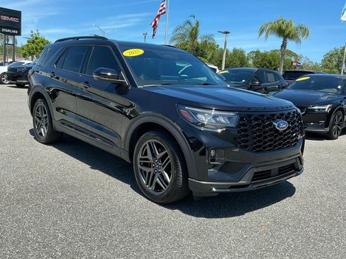 Used 2025 Ford Explorer ST w/ Sun And Sound Package AWD/4WD image 8