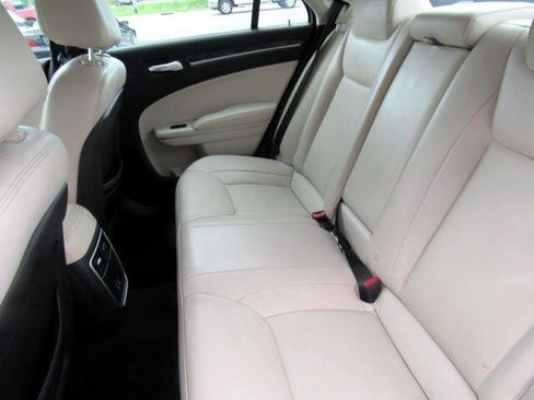 Used 2019 Chrysler 300 Touring L w/ Quick Order Package 22F image 13