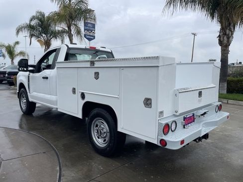 New 2026 Ford F250 XL w/ XL Chrome Package image 3