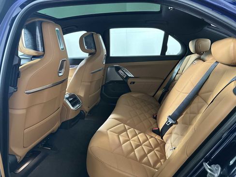 New 2026 BMW 740i xDrive image 19