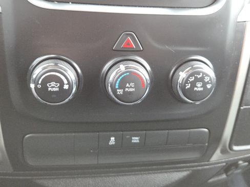 Used 2019 RAM 1500 Classic SLT image 29