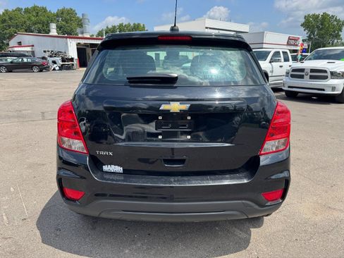Used 2020 Chevrolet Trax LS FWD image 4