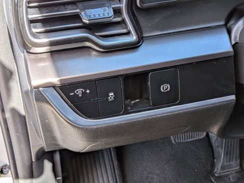 Used 2024 Kia Sportage EX image 14